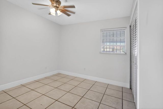 926 S 13th Avenue S, Lake Worth Beach, FL 33460