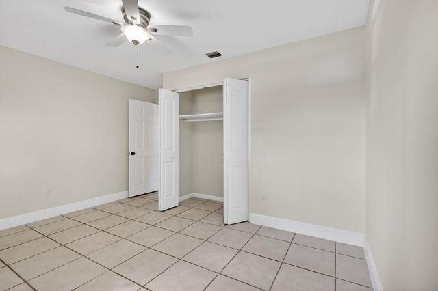 926 S 13th Avenue S, Lake Worth Beach, FL 33460