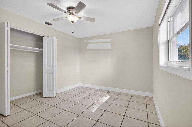 926 S 13th Avenue S, Lake Worth Beach, FL 33460