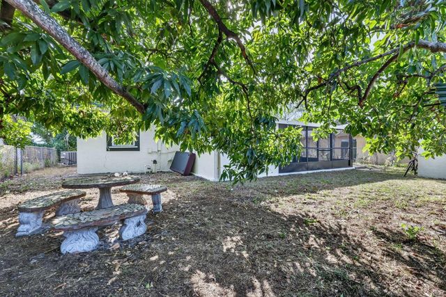 926 S 13th Avenue S, Lake Worth Beach, FL 33460