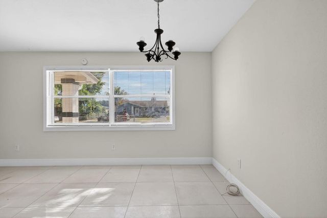 926 S 13th Avenue S, Lake Worth Beach, FL 33460