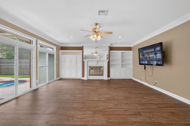 532 Parklane Drive, Bossier City, LA 71111