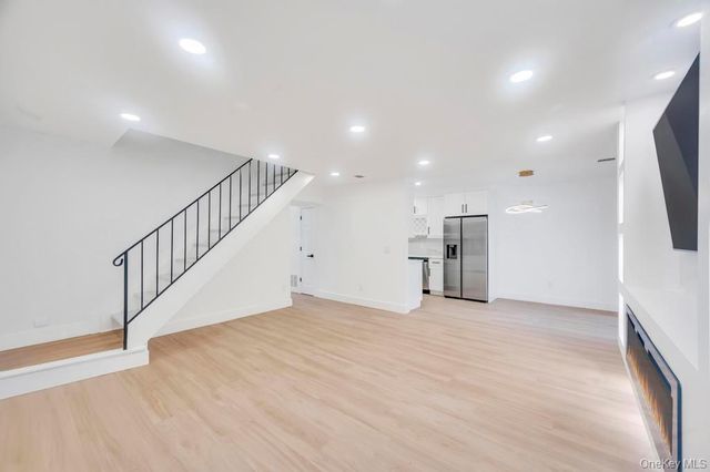 6 Amesworth Court, Middle Island, NY 11953