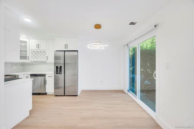 6 Amesworth Court, Middle Island, NY 11953