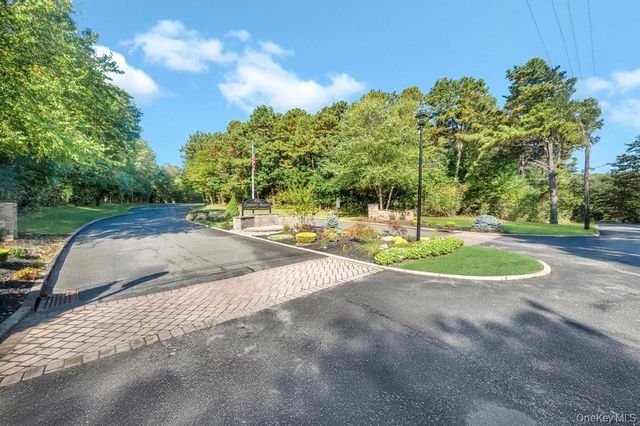6 Amesworth Court, Middle Island, NY 11953
