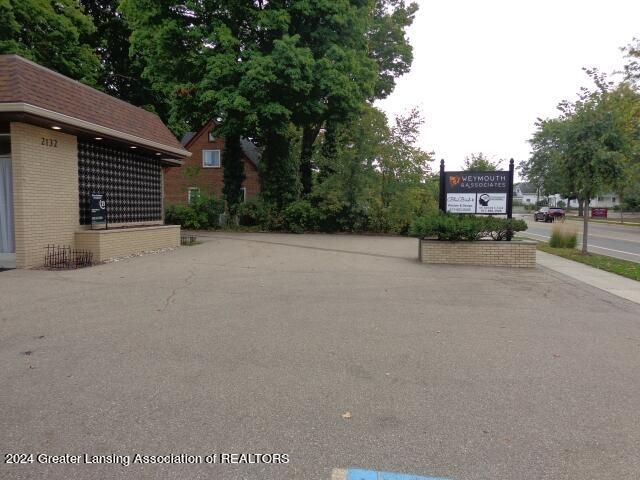 2132 Cedar Street, Holt, MI 48842