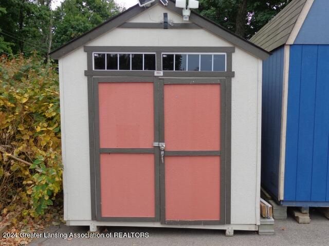 2132 Cedar Street, Holt, MI 48842