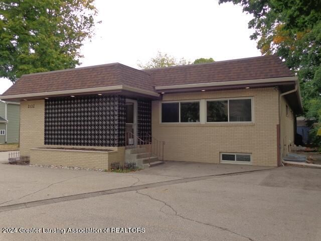 2132 Cedar Street, Holt, MI 48842