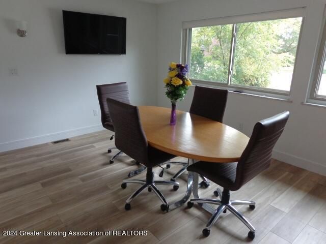 2132 Cedar Street, Holt, MI 48842