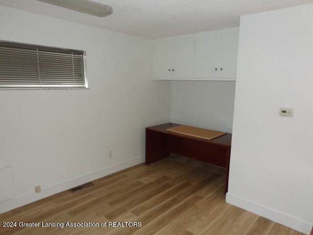 2132 Cedar Street, Holt, MI 48842