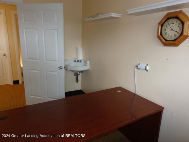 2132 Cedar Street, Holt, MI 48842