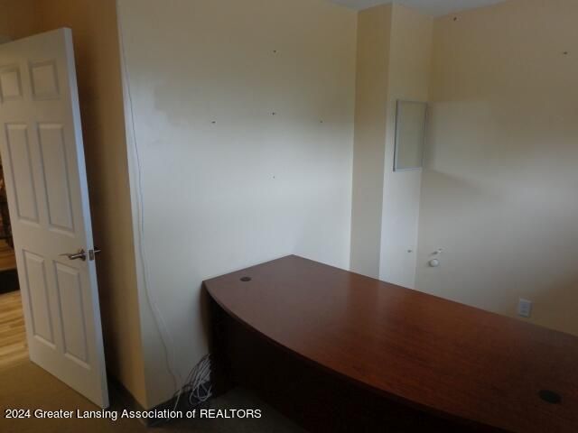 2132 Cedar Street, Holt, MI 48842