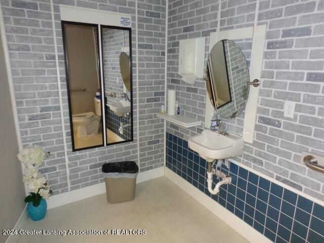 2132 Cedar Street, Holt, MI 48842