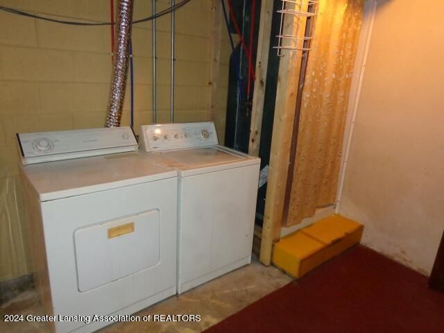 2132 Cedar Street, Holt, MI 48842