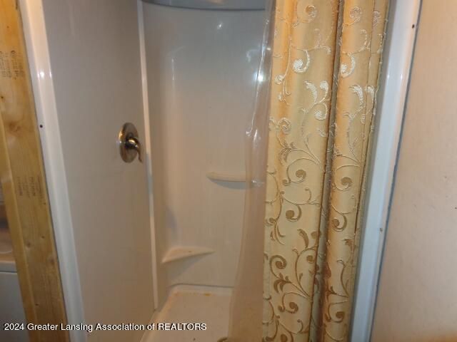 2132 Cedar Street, Holt, MI 48842