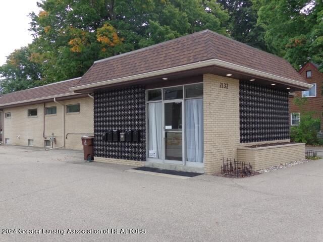 2132 Cedar Street, Holt, MI 48842