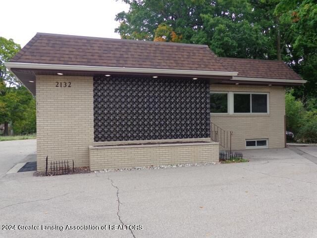 2132 Cedar Street, Holt, MI 48842