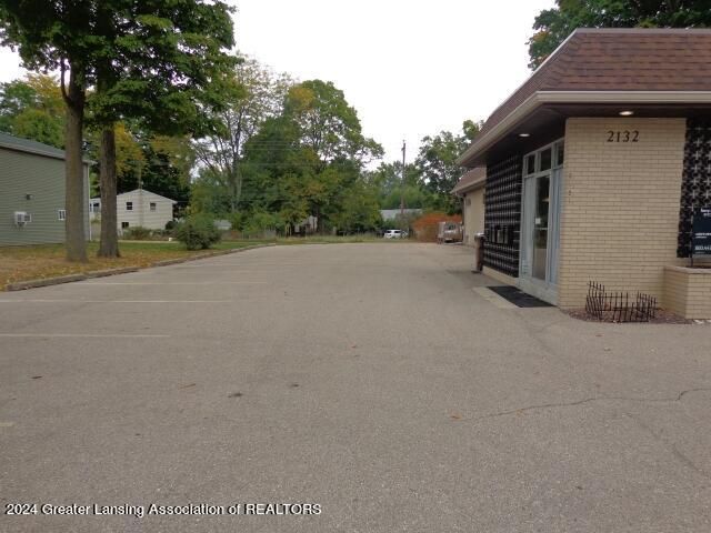 2132 Cedar Street, Holt, MI 48842