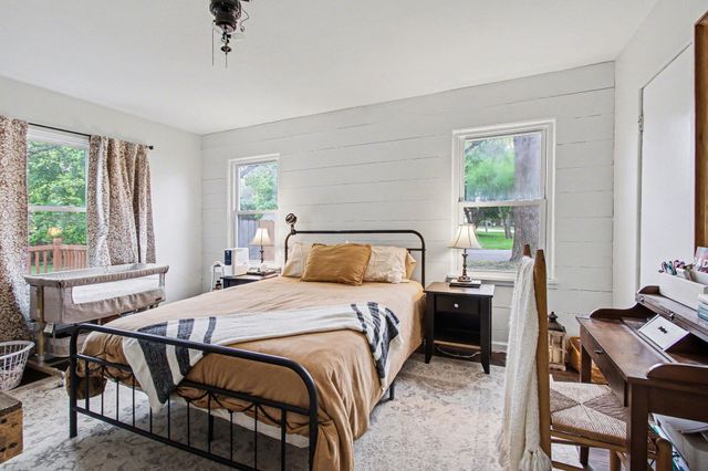 769 S Calumet Road, Chesterton, IN 46304
