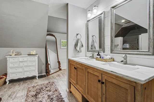 769 S Calumet Road, Chesterton, IN 46304