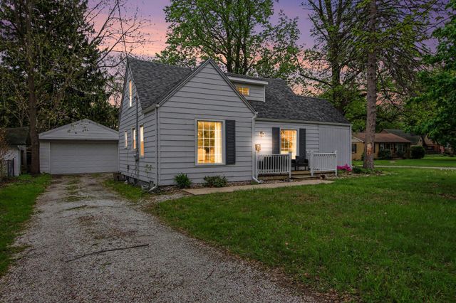 769 S Calumet Road, Chesterton, IN 46304