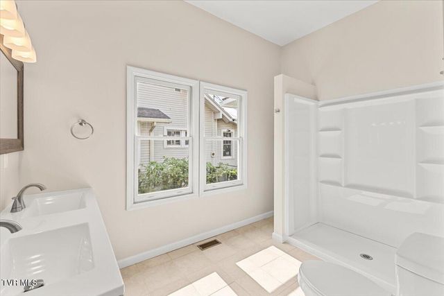 610 West Main Street, Greeneville, TN 37743
