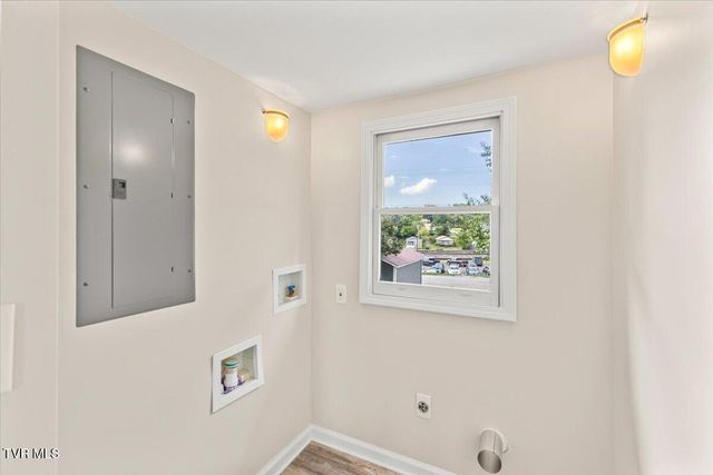 610 West Main Street, Greeneville, TN 37743
