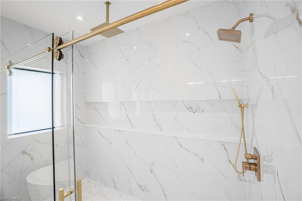 Image 22 of property listing at 2100 SW 26th ST, Cape Coral, FL 33914