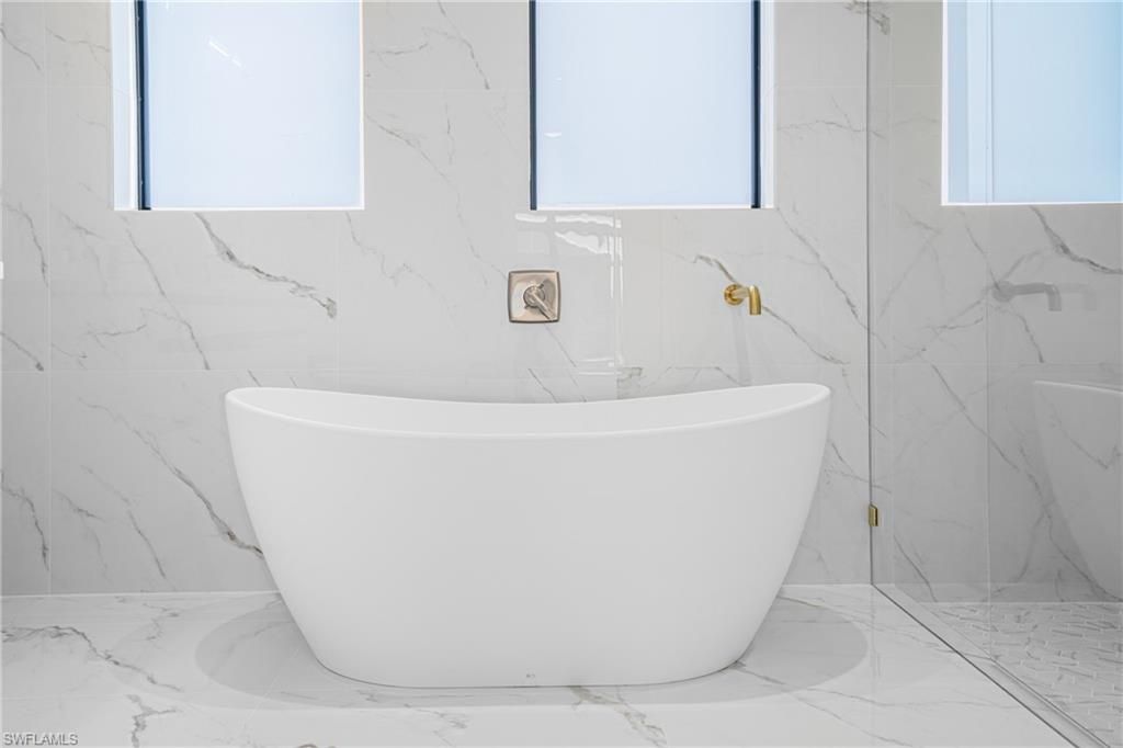 Image 24 of property listing at 2100 SW 26th ST, Cape Coral, FL 33914