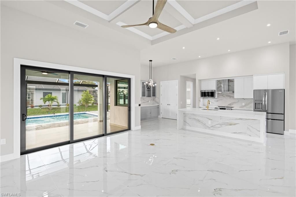 Image 7 of property listing at 2100 SW 26th ST, Cape Coral, FL 33914