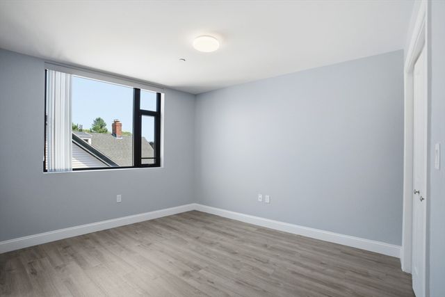 632 Centre St 203, Boston, MA 02139