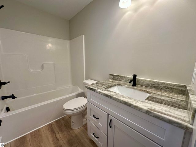 1028 Birmley Estates Drive, Traverse City, MI 49696