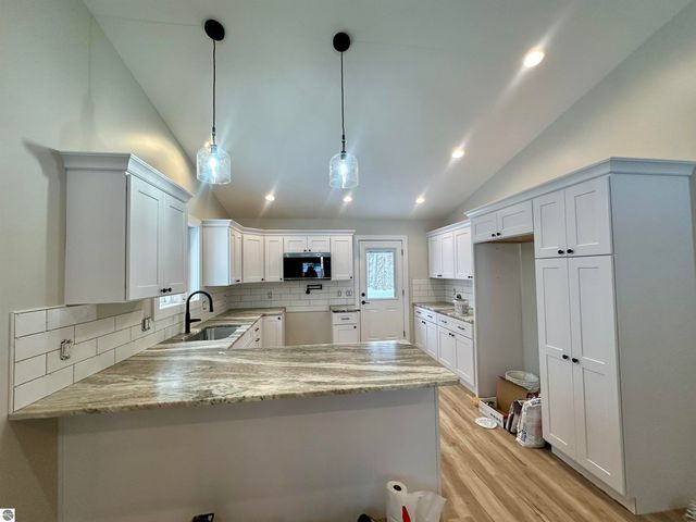 1028 Birmley Estates Drive, Traverse City, MI 49696