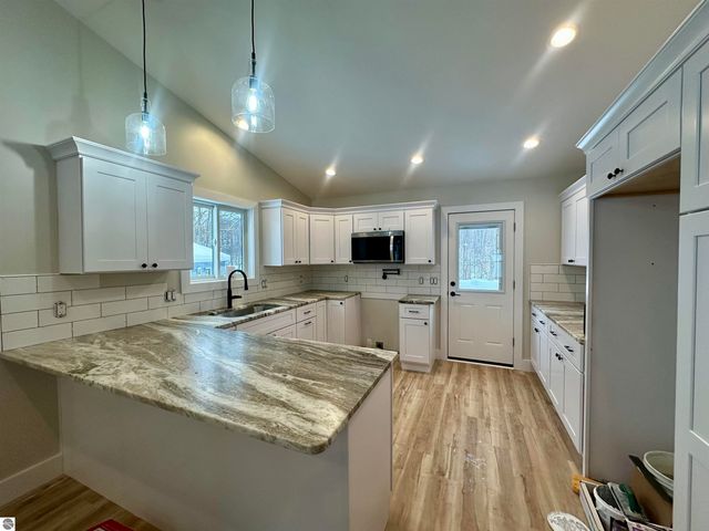 1028 Birmley Estates Drive, Traverse City, MI 49696