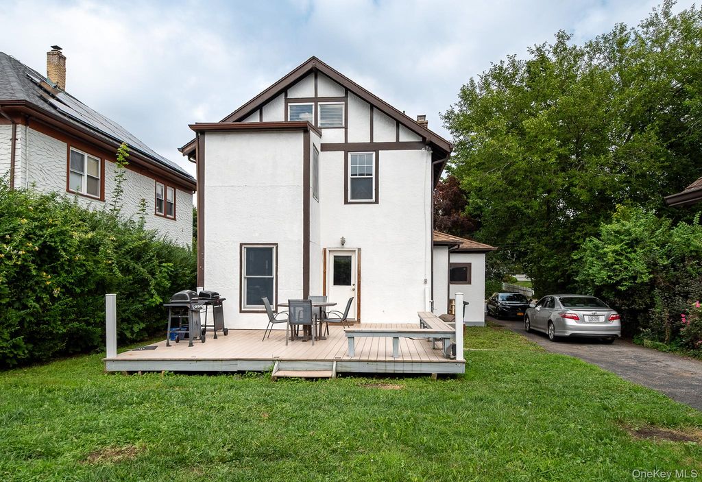 12 Perry Avenue, Port Chester, NY 10573 — photo 3
