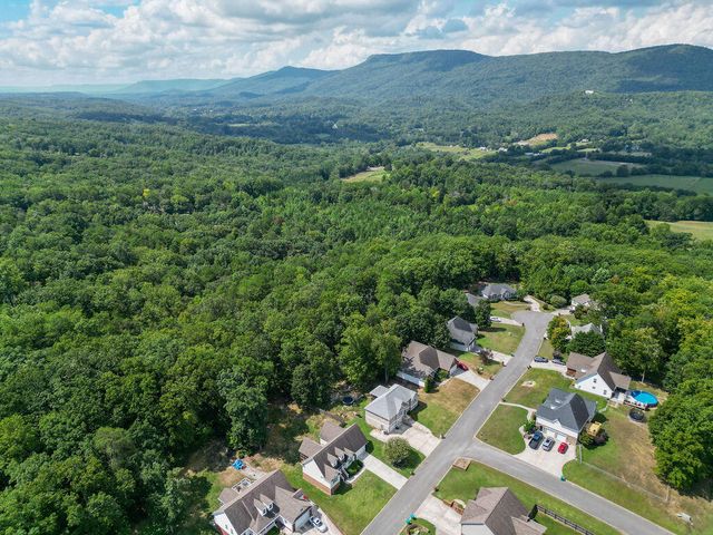 633 Hidden Oaks Drive, Flintstone, GA 30725