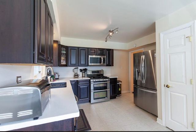2503 N Hainsworth Avenue, North Riverside, IL 60546