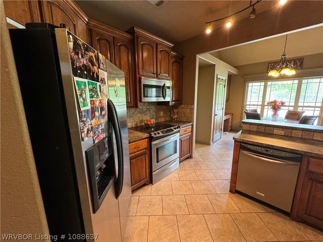 628 W Newberry Road, Alma, AR 72921