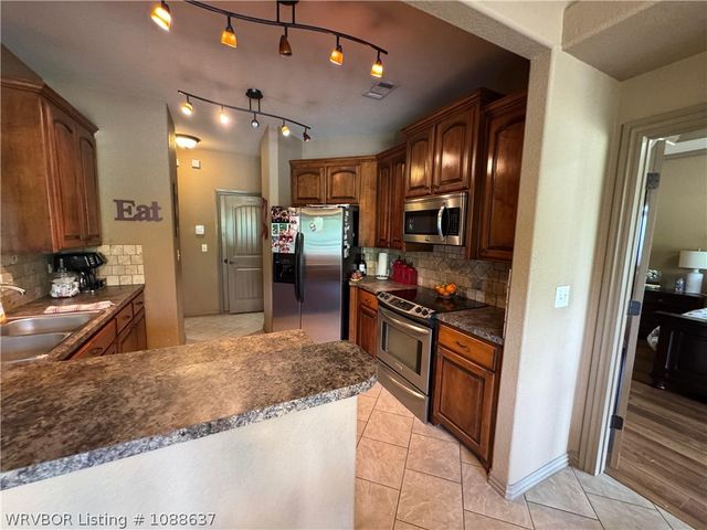628 W Newberry Road, Alma, AR 72921