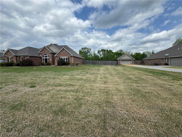 628 W Newberry Road, Alma, AR 72921