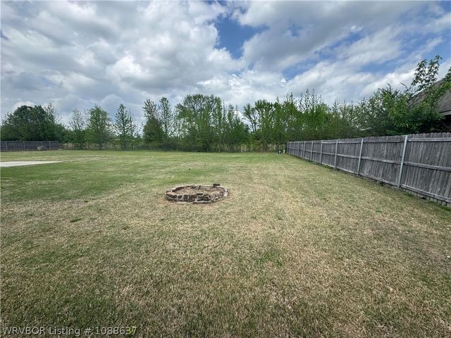 628 W Newberry Road, Alma, AR 72921
