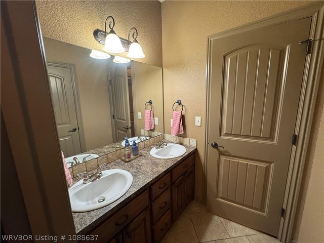 628 W Newberry Road, Alma, AR 72921