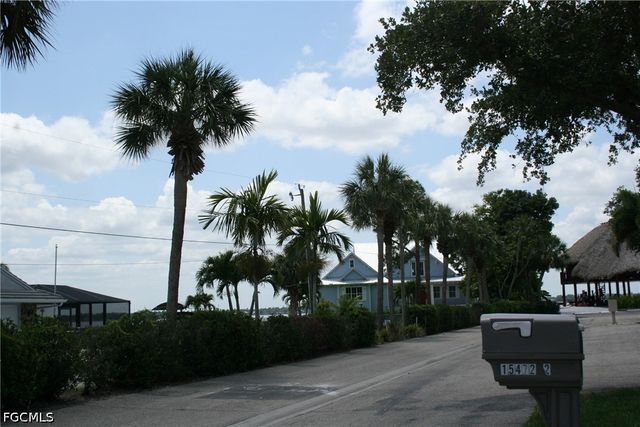 15472 admiralty CIR 2, North Fort Myers, FL 33917