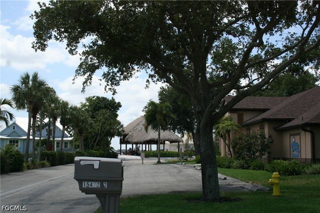 15472 admiralty CIR 2, North Fort Myers, FL 33917