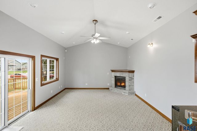 2612 S Camden Ave Avenue, Sioux Falls, SD 57106