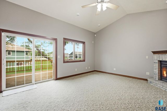2612 S Camden Ave Avenue, Sioux Falls, SD 57106