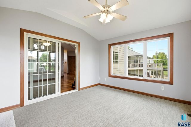 2612 S Camden Ave Avenue, Sioux Falls, SD 57106