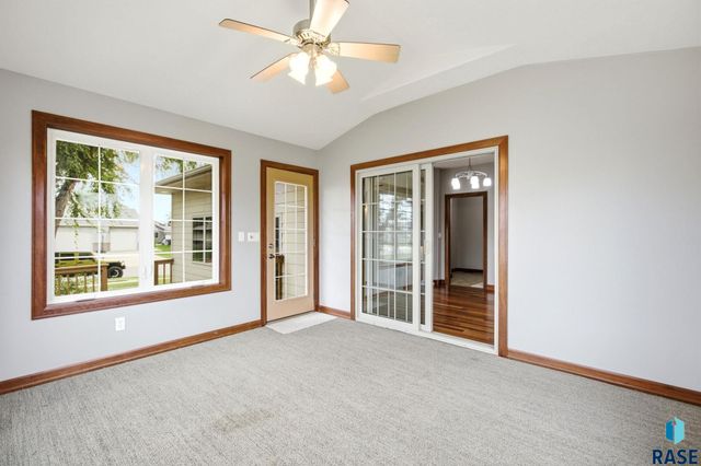 2612 S Camden Ave Avenue, Sioux Falls, SD 57106