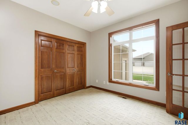 2612 S Camden Ave Avenue, Sioux Falls, SD 57106