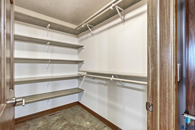 2612 S Camden Ave Avenue, Sioux Falls, SD 57106